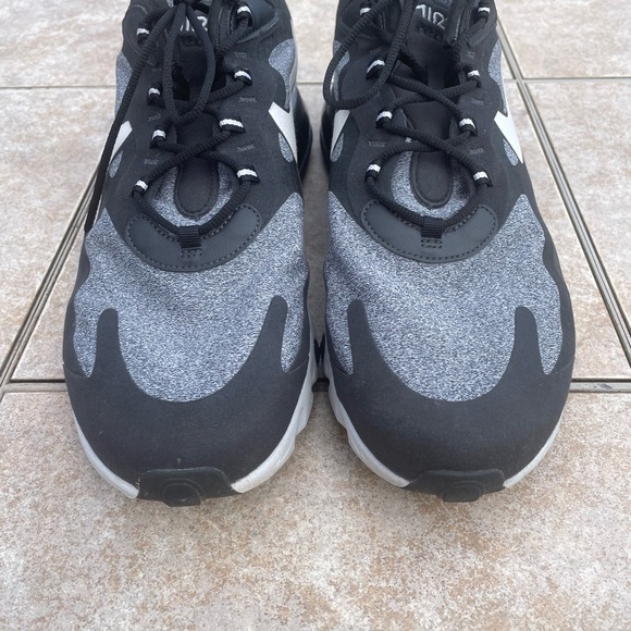 Athletic_Shoes